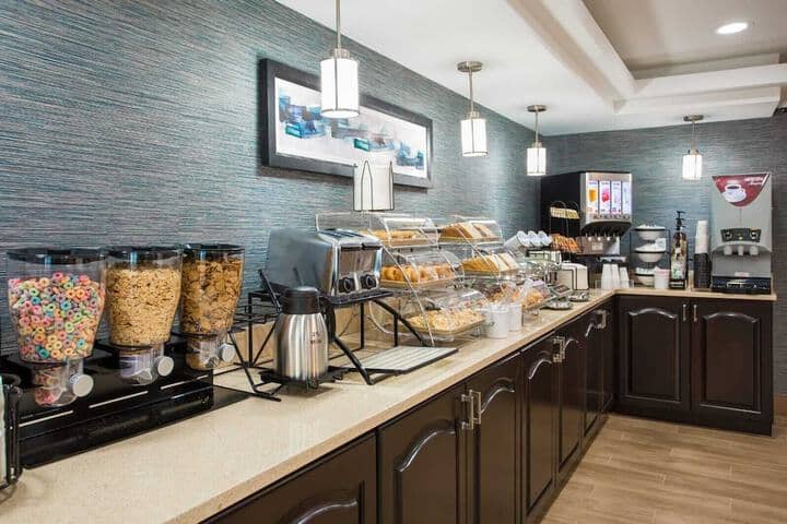 Breakfast area